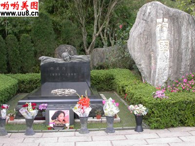 最后一张是位于台湾台北金保山的邓丽君墓2.jpg