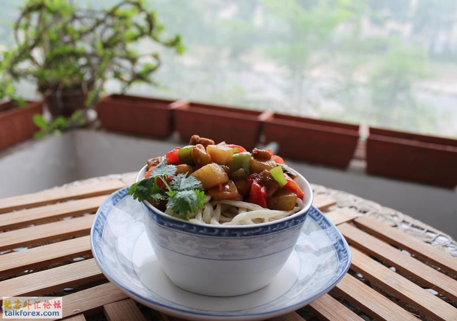 家常鸡丁菜蔬面A.JPG